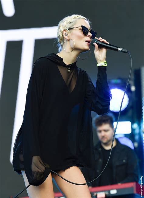 She has two top 40 singles, and is known for her single "Stay Out", which peaked at 21 on the UK Singles Chart in April 2013. . Nina nesbitt nude